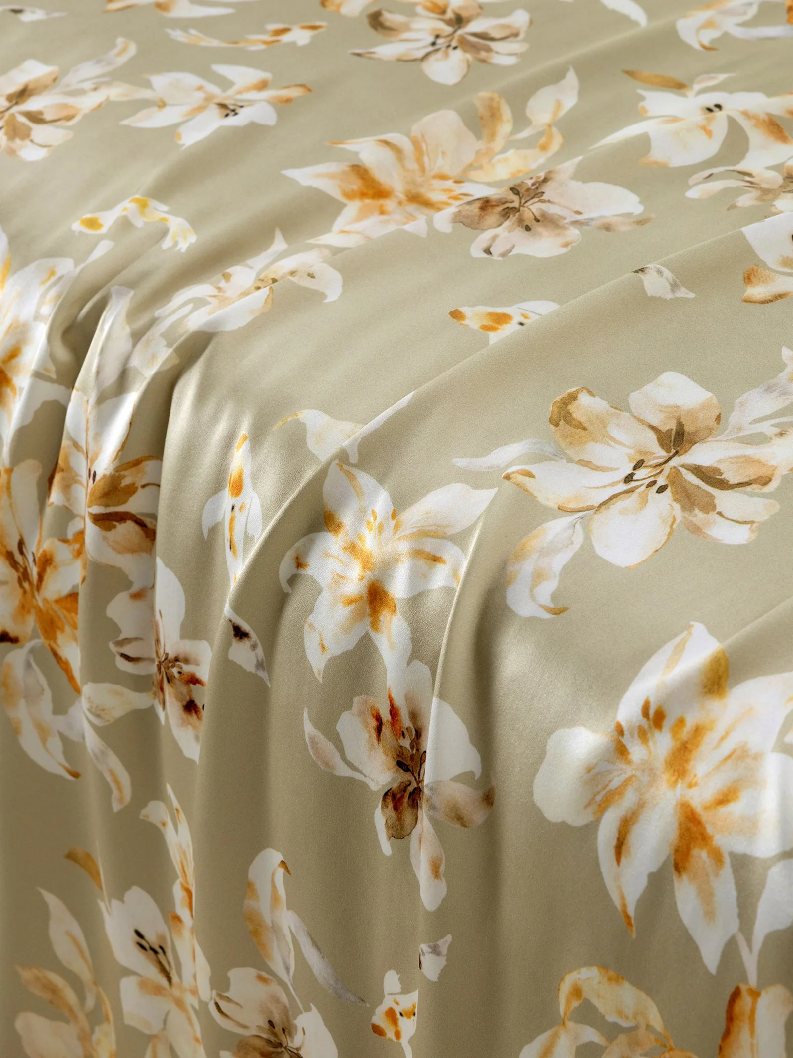 Aureate Flow Floral Silk Charmeuse Bedding Set detail view